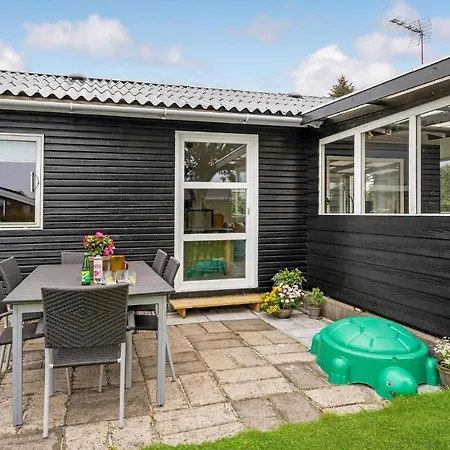 3 Bedroom Lovely In